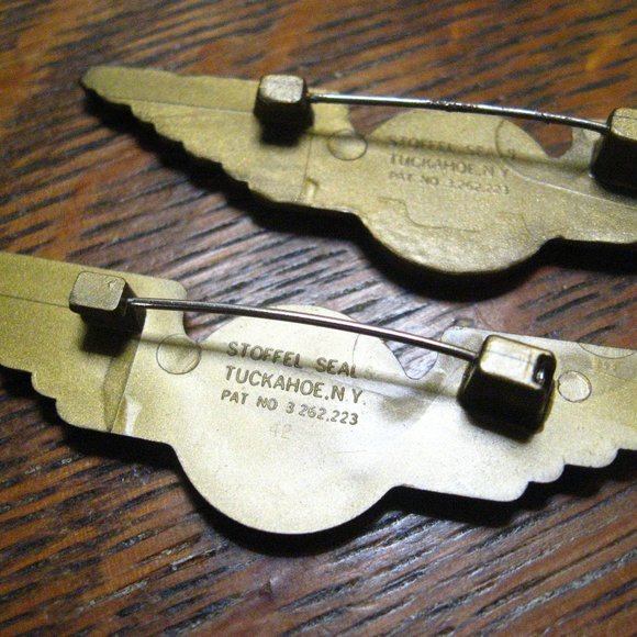 Delta Air Lines Junior Pilot Stewardess Wings (2) - Picture 4 of 7